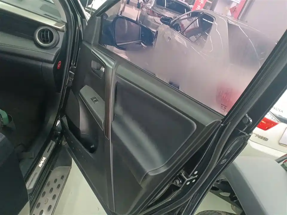 Toyota RAV4 Rongfang