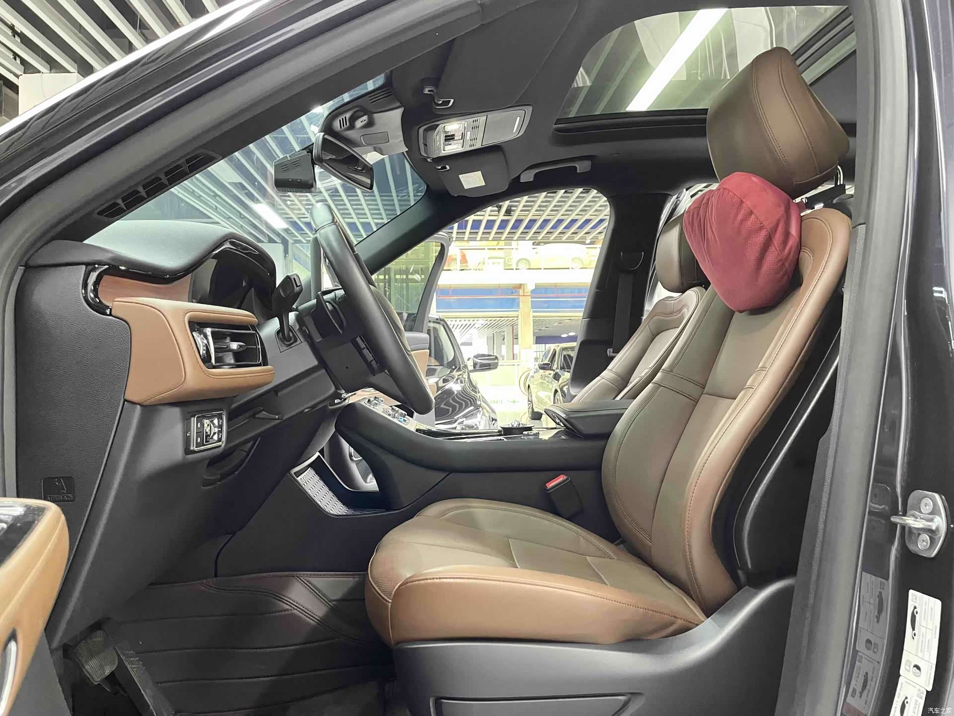 Lincoln Aviator, 2024 8
