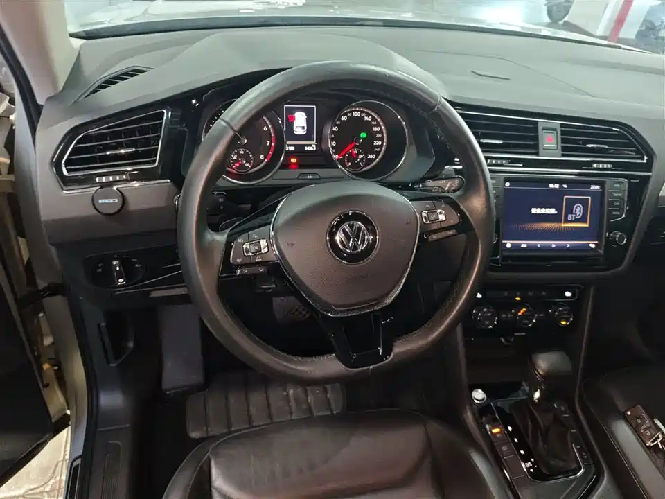 Volkswagen Tiguan L