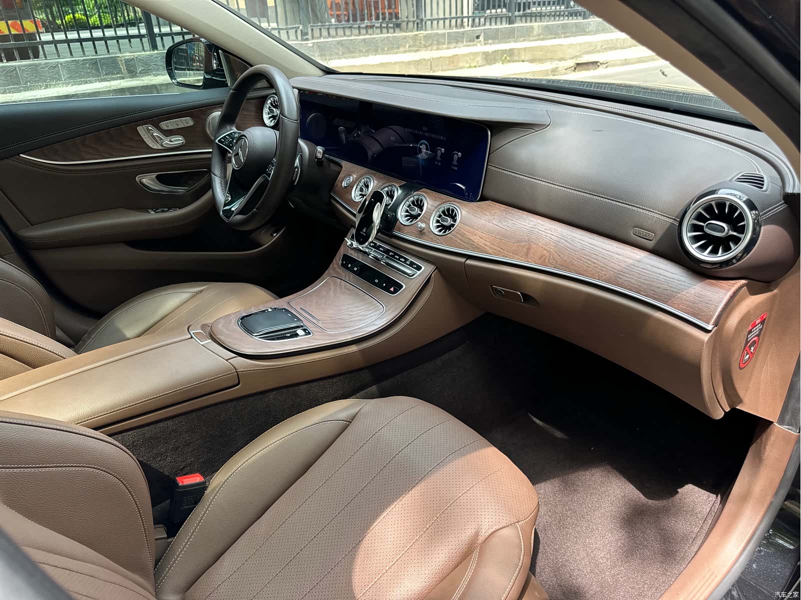 Mercedes-Benz E-Class, 2023 20