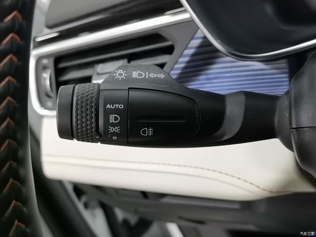 Geely Boyue, 2022 21