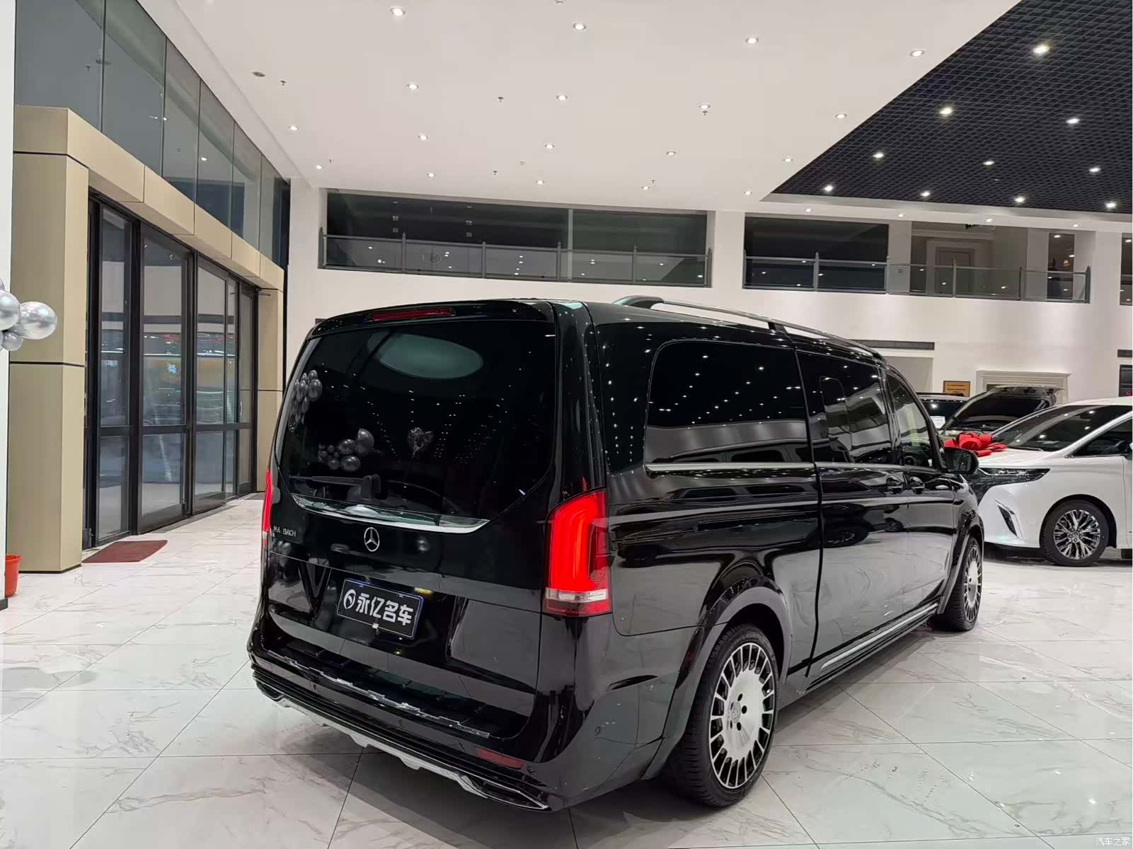 Mercedes-Benz V-Class, 2020 14