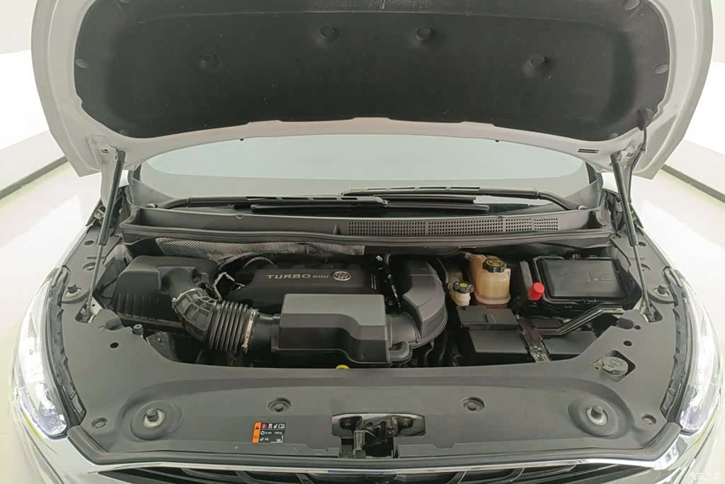 Buick GL8, 2022 10