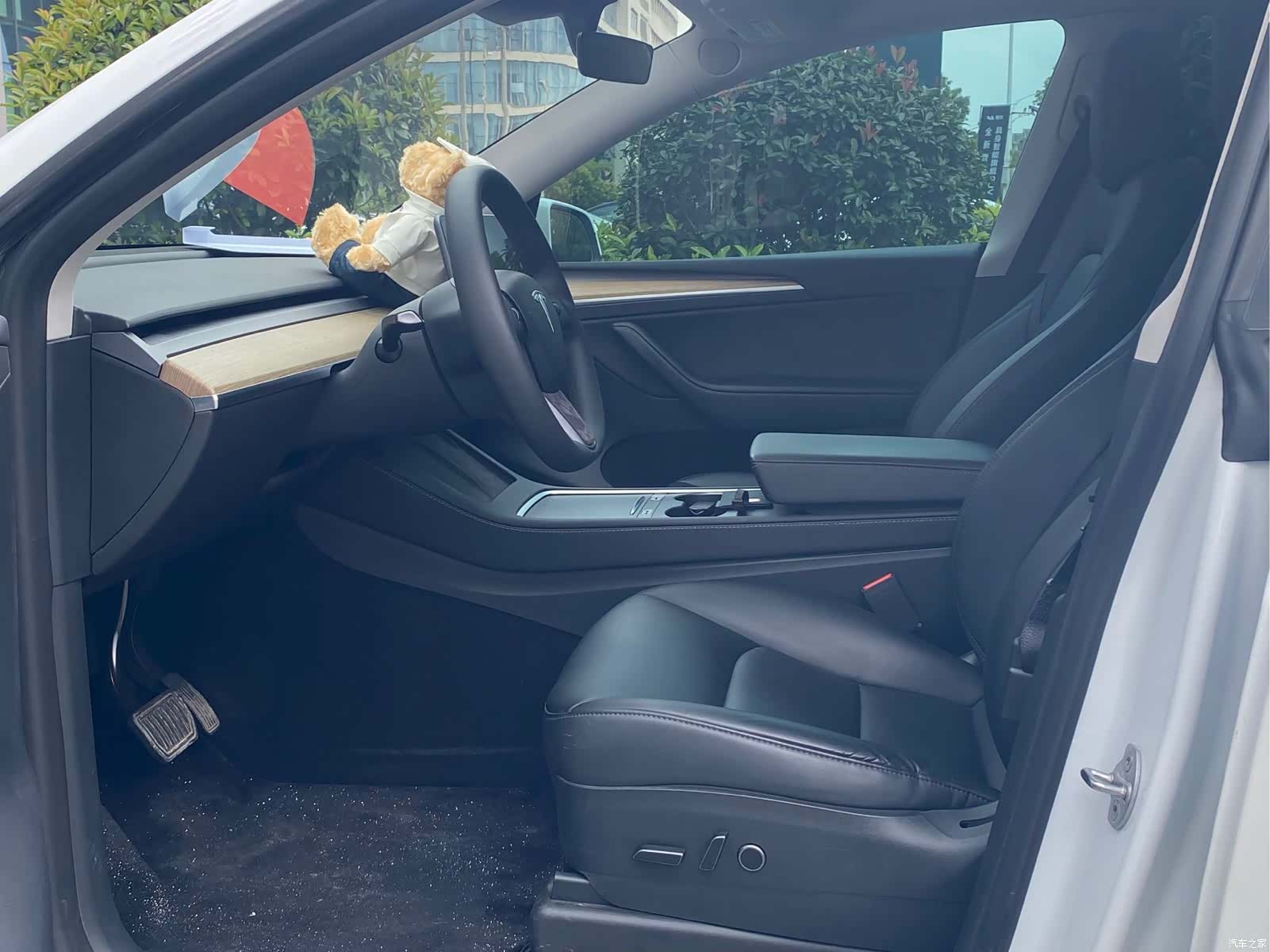 Tesla Model Y, 2023 7