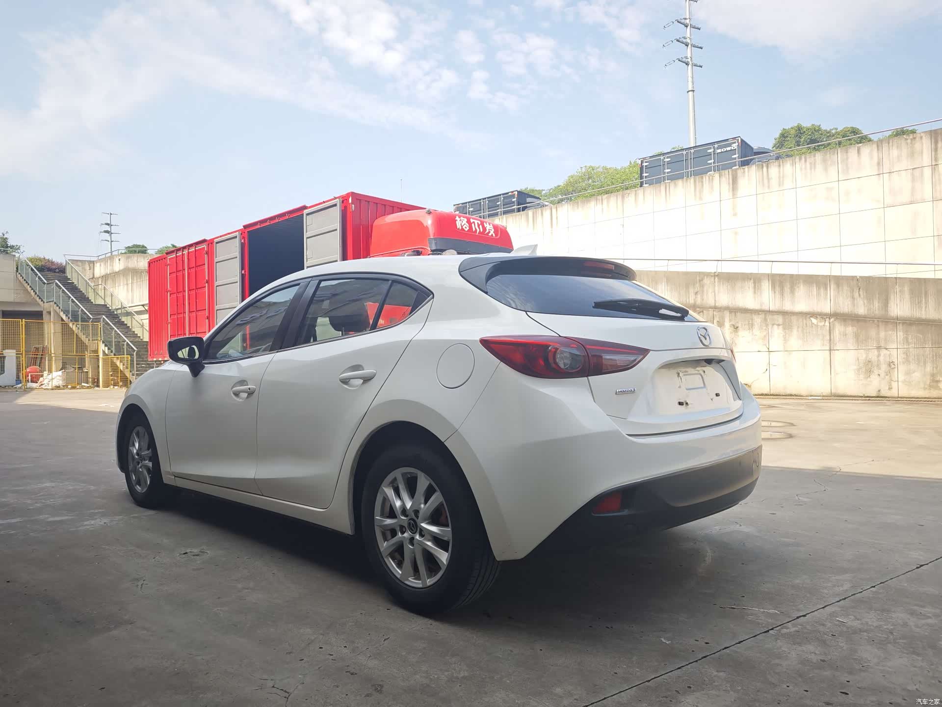 Mazda Mazda3, 2015 15