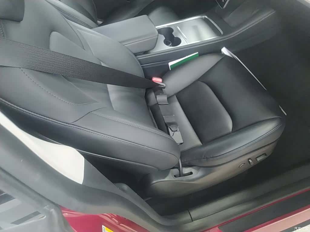 Tesla Model Y, 2021 25