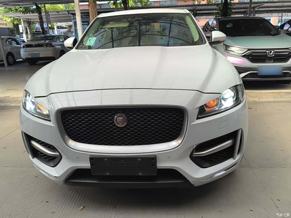 Jaguar F-PACE, 2016 3