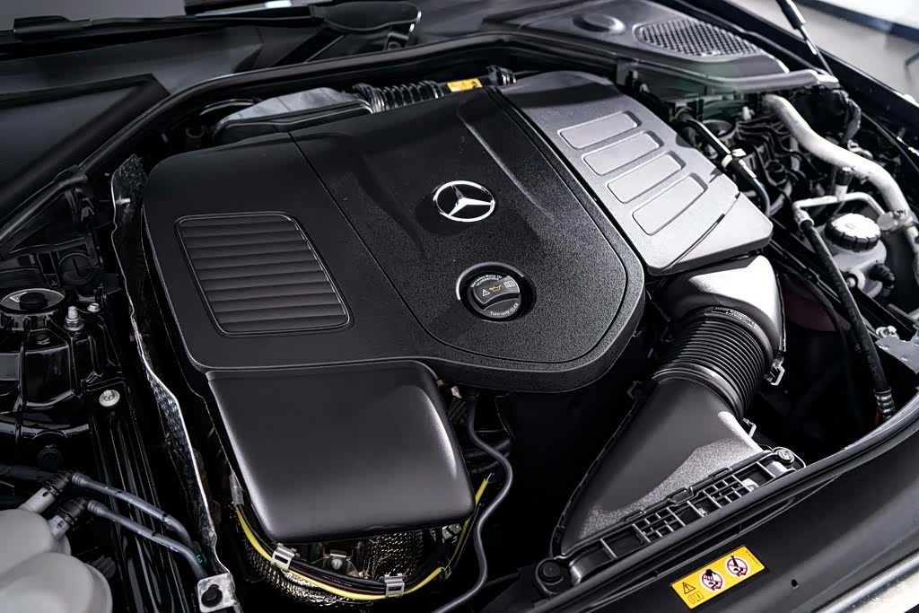 Mercedes-Benz E-Class, 2025 13