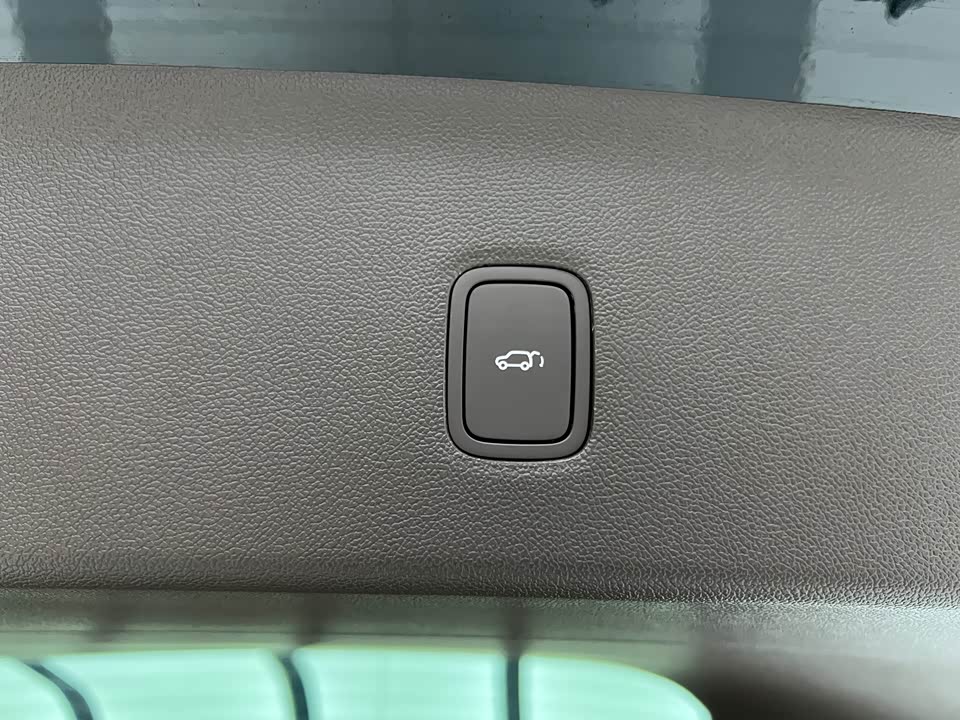 AITO Ask the world M9