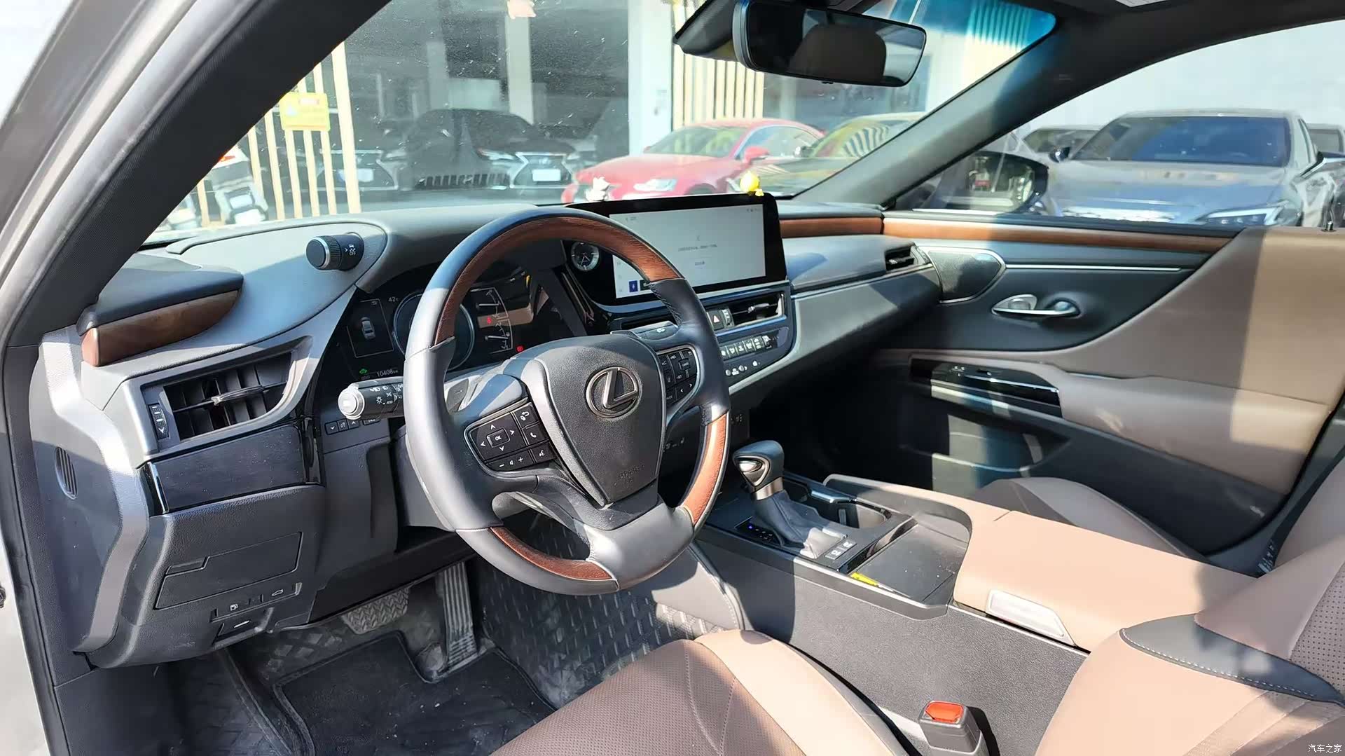 Lexus ES, 2024 все фото