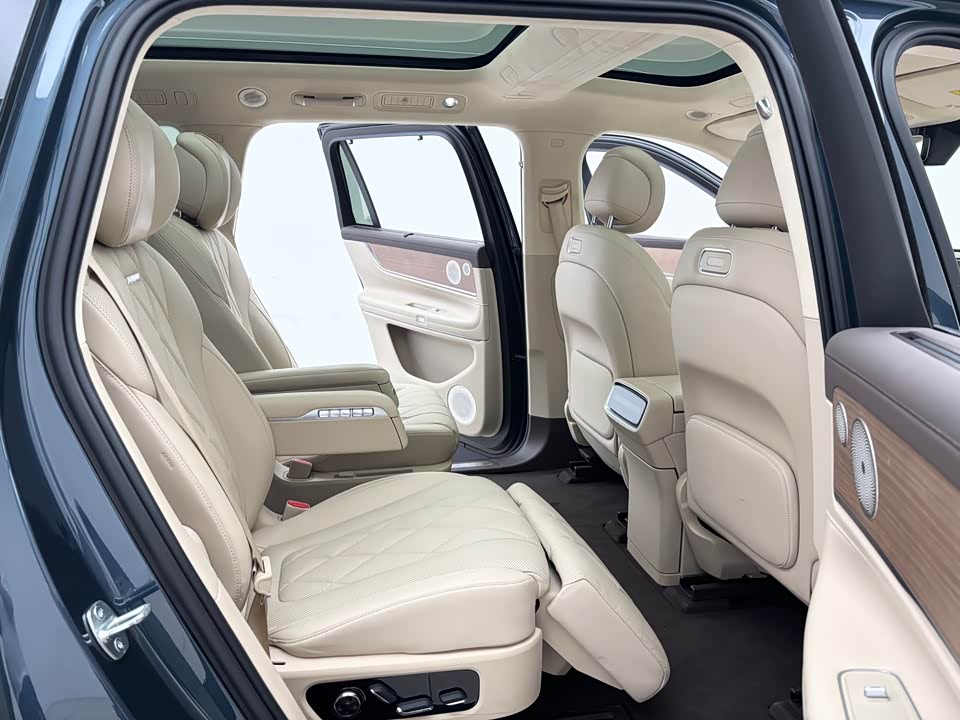 AITO Ask the world M9