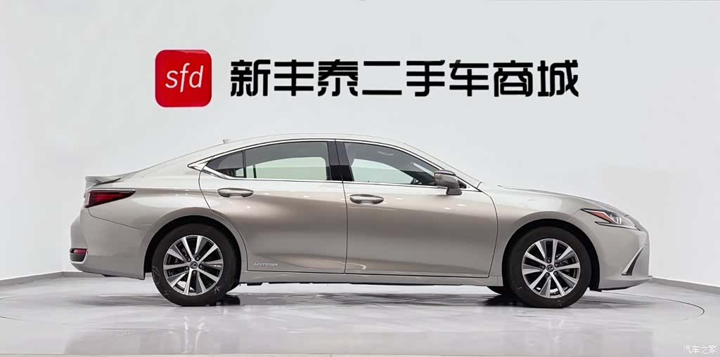 Lexus ES, 2020 3