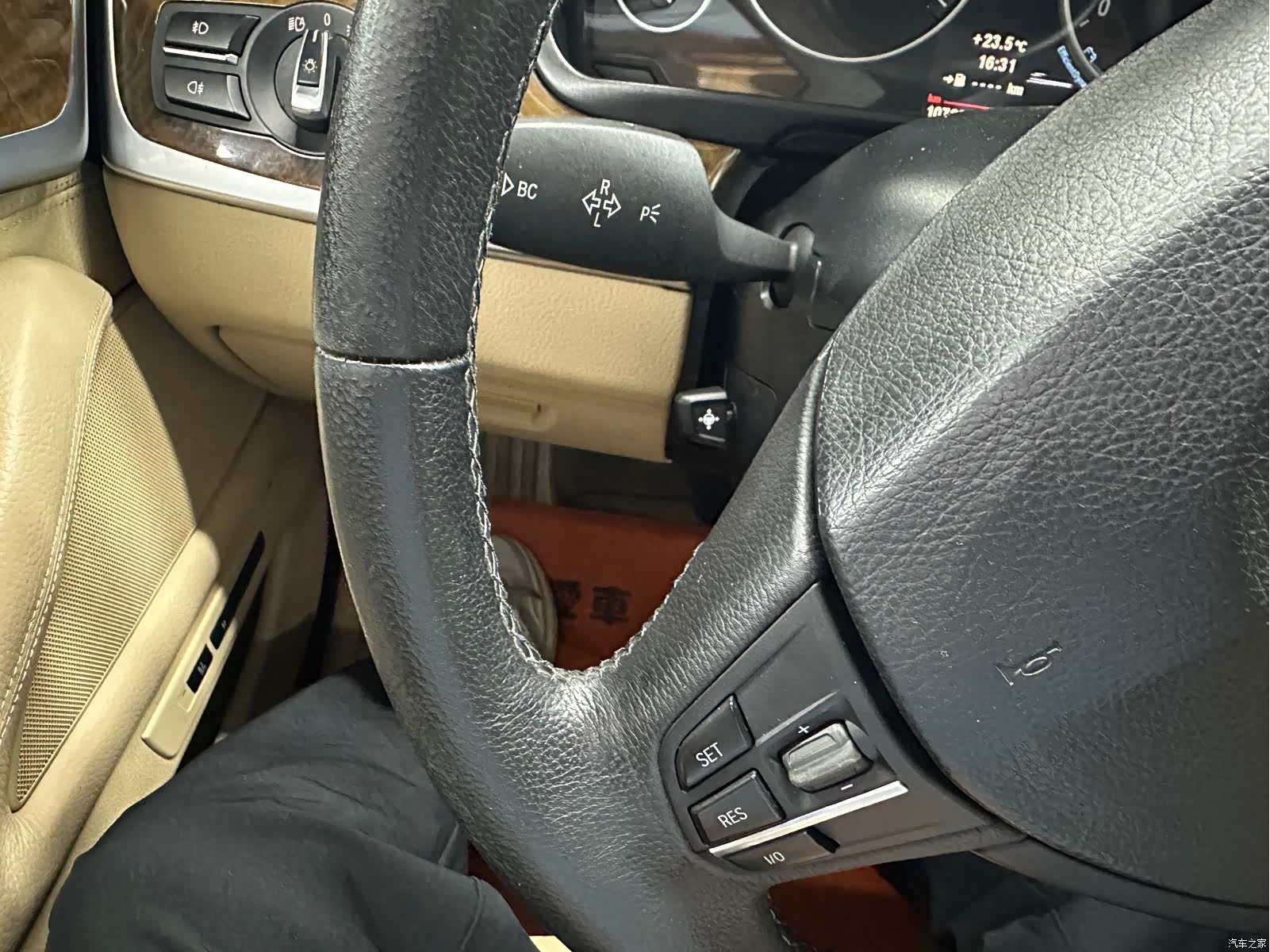 BMW 5 Series, 2012 11