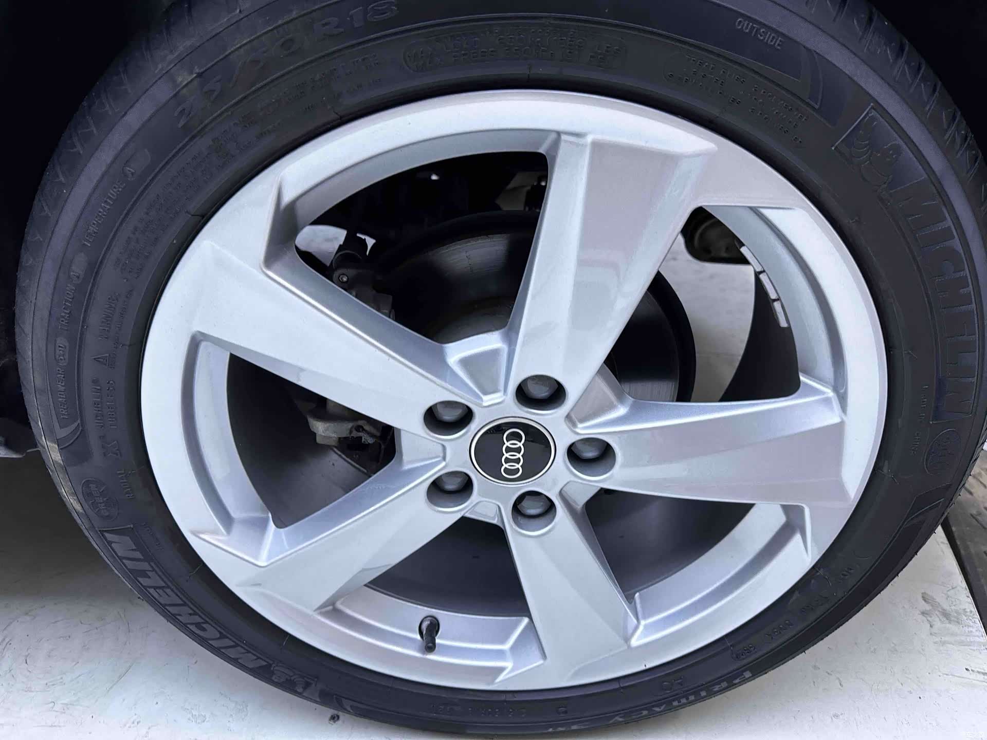 Audi Q2L, 2023 19