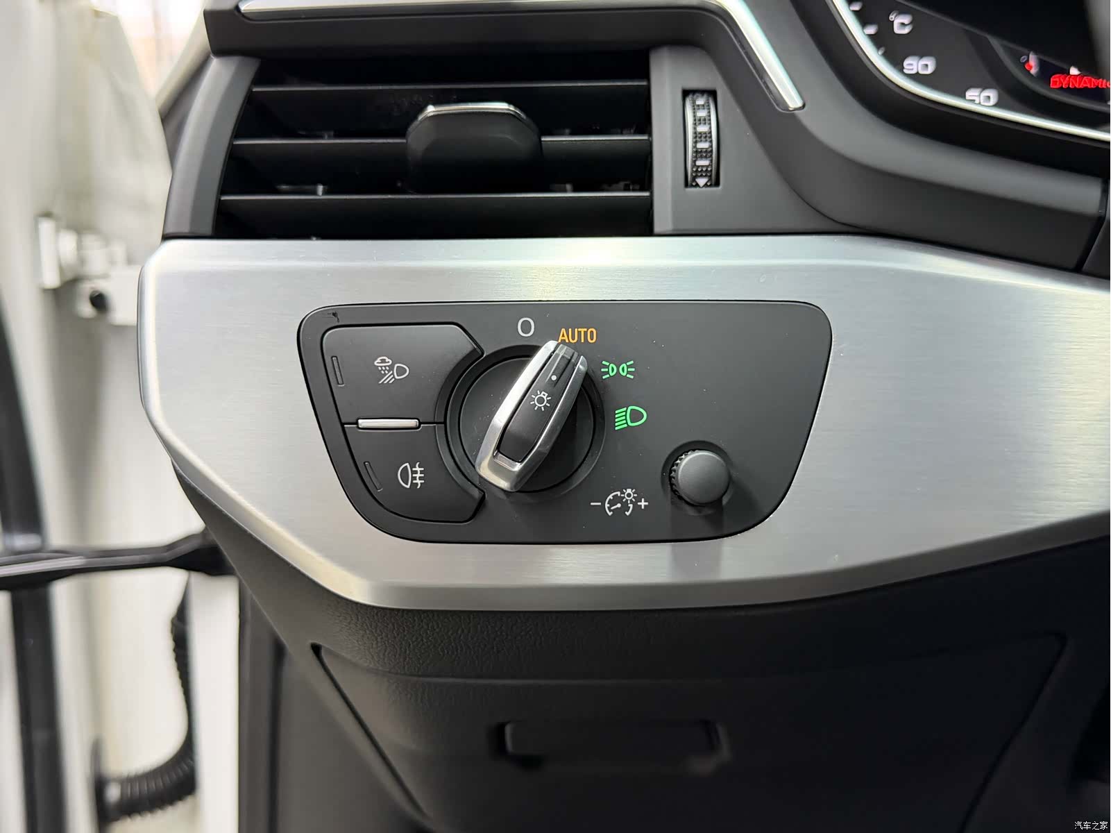 Audi A4L, 2018 19