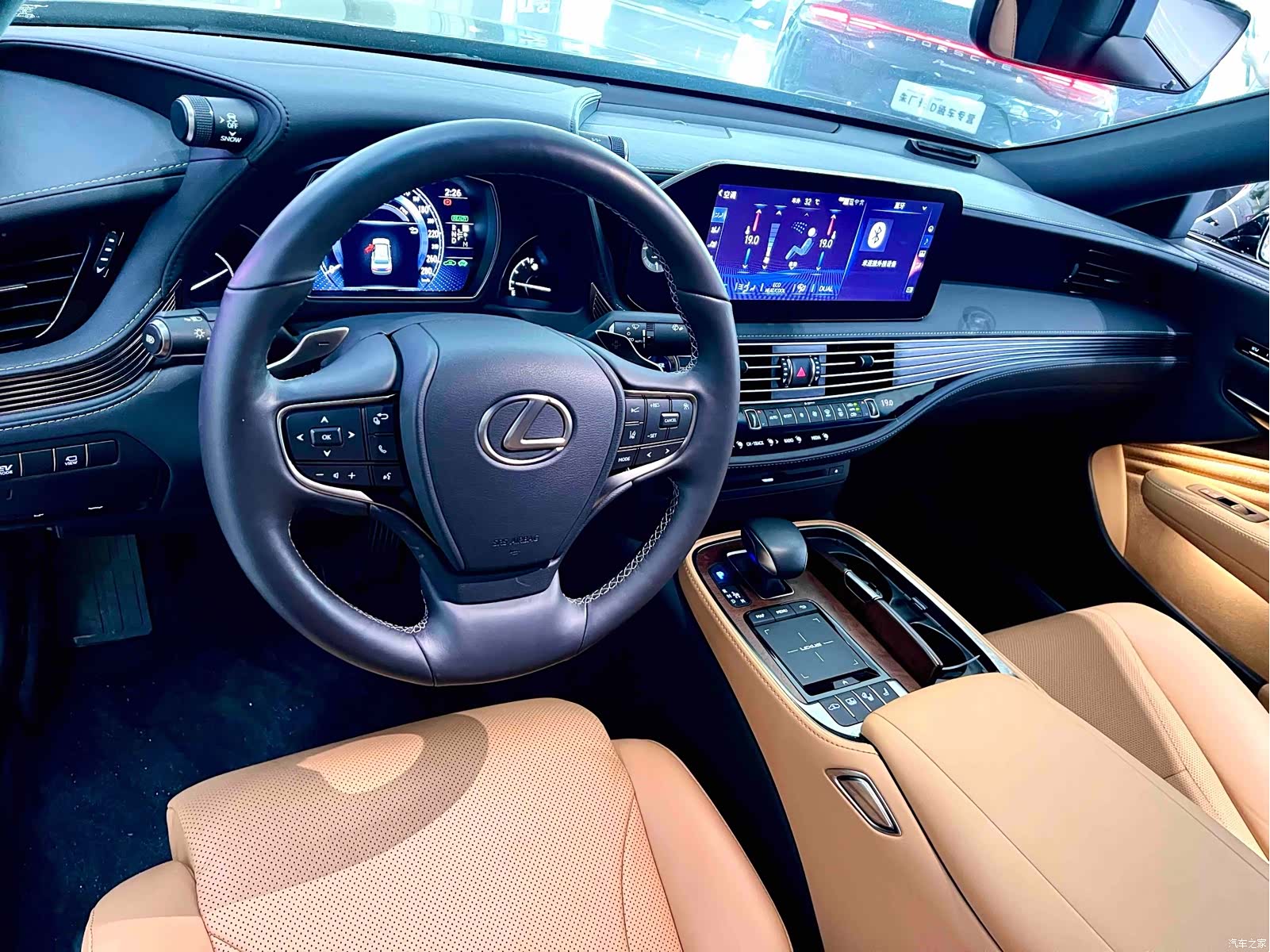 Lexus LS, 2021 все фото