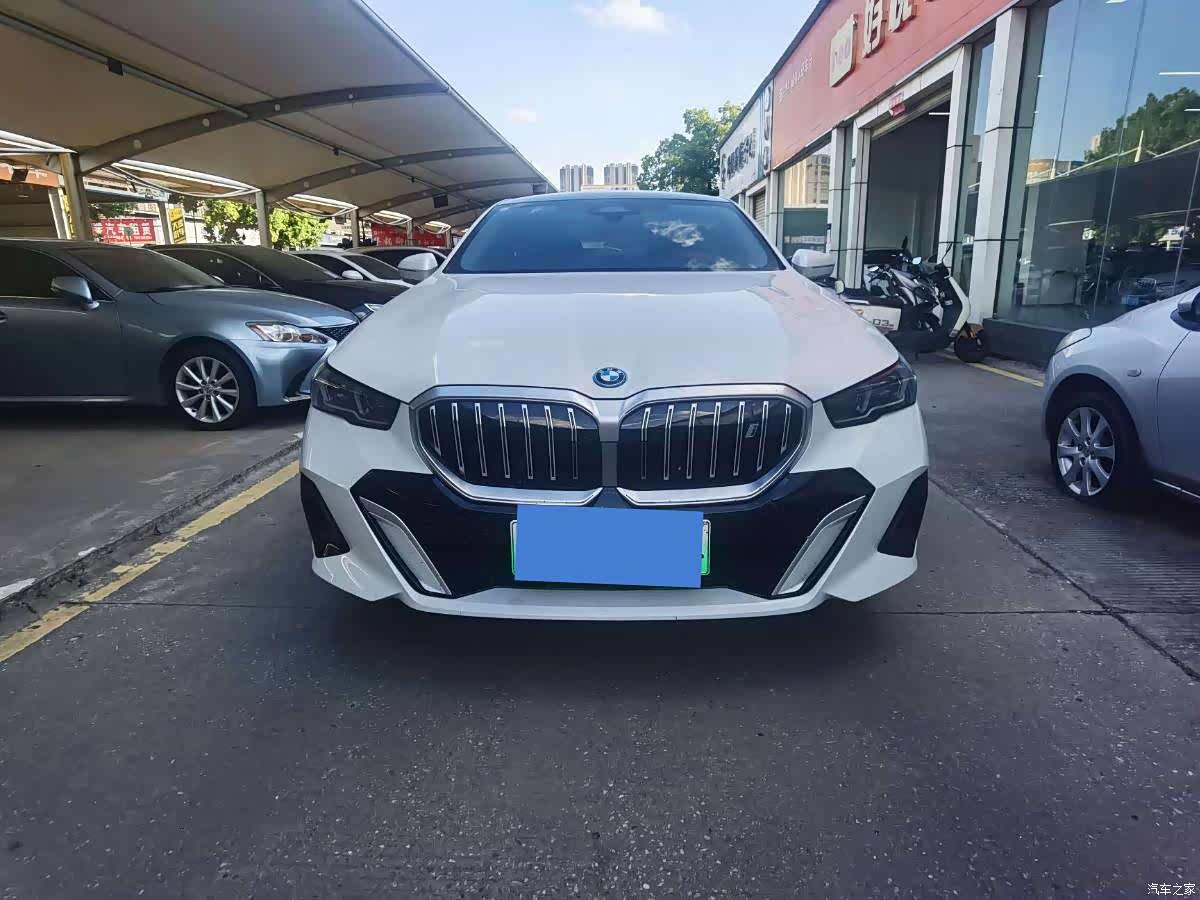 BMW i5, 2025 2