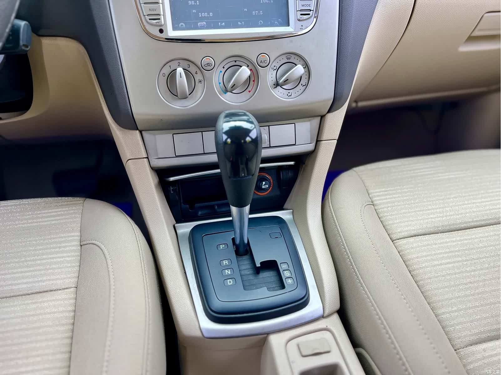 Ford Focus, 2014 9