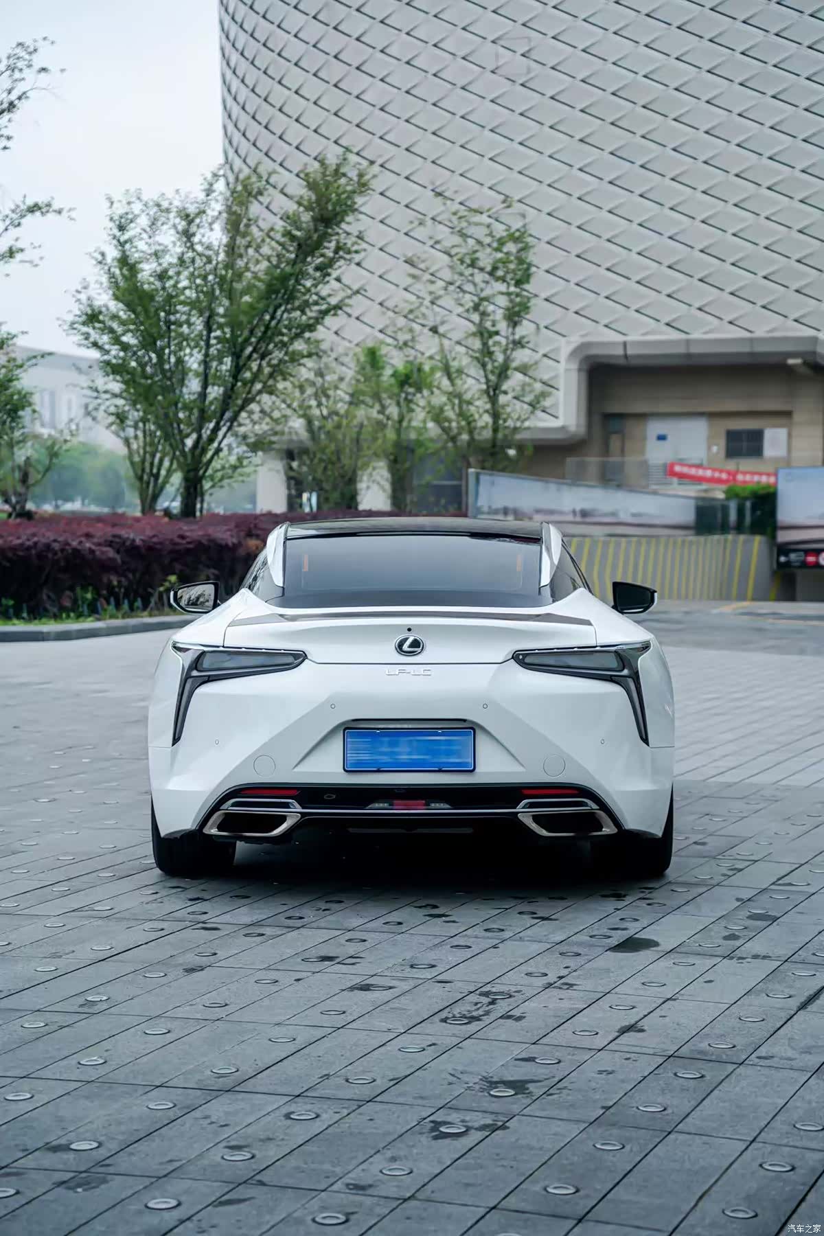 Lexus LC, 2022 4