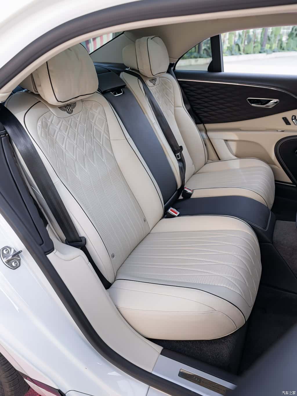 Bentley Flying Spur, 2022 24