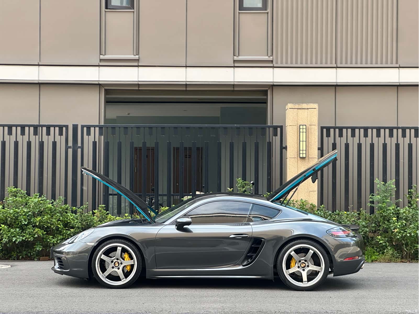 Porsche Cayman, 2018 12