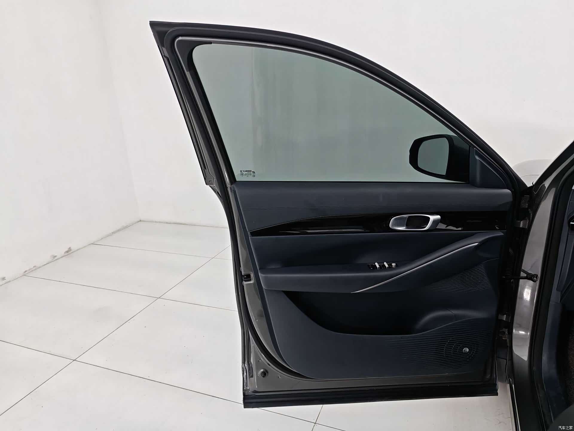 Geely Galaxy E5, 2025 10