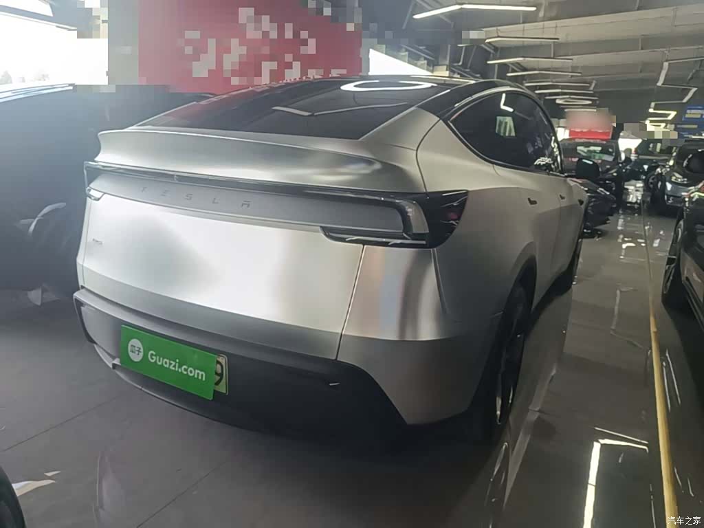 Tesla Model Y, 2025 7