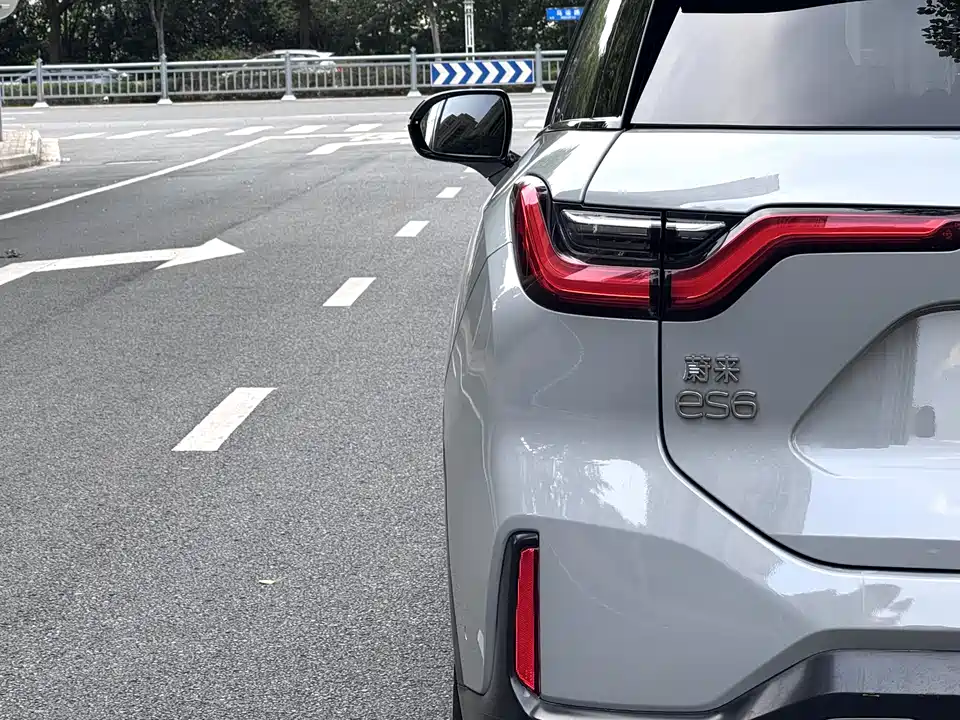 NIO ES6