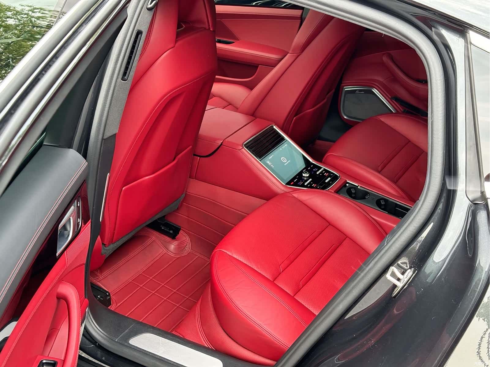 Porsche Panamera, 2022 11
