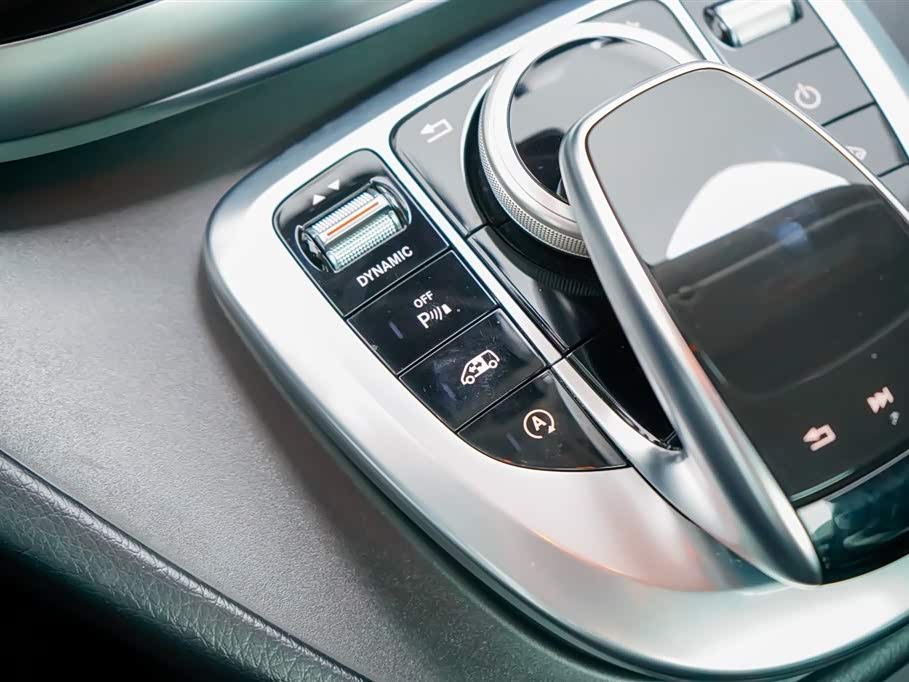 Mercedes-Benz V-class