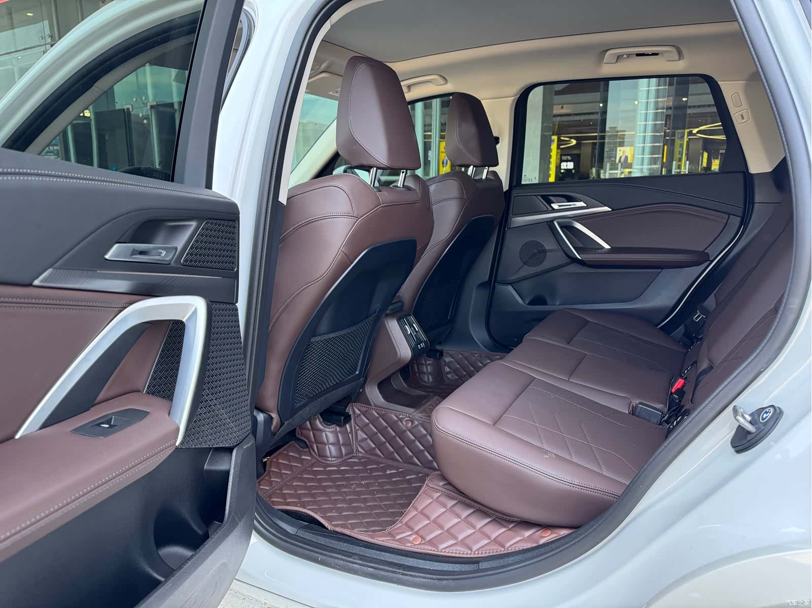 BMW X1, 2024 все фото