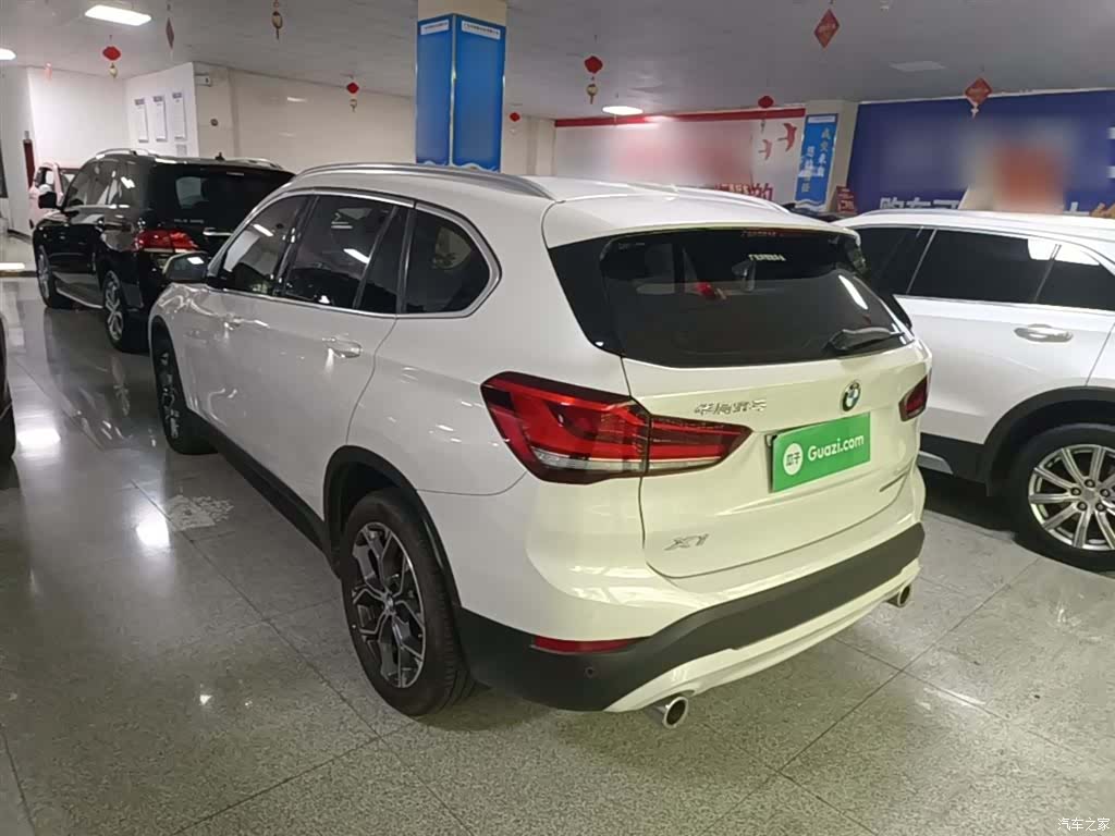 BMW X1, 2021 все фото