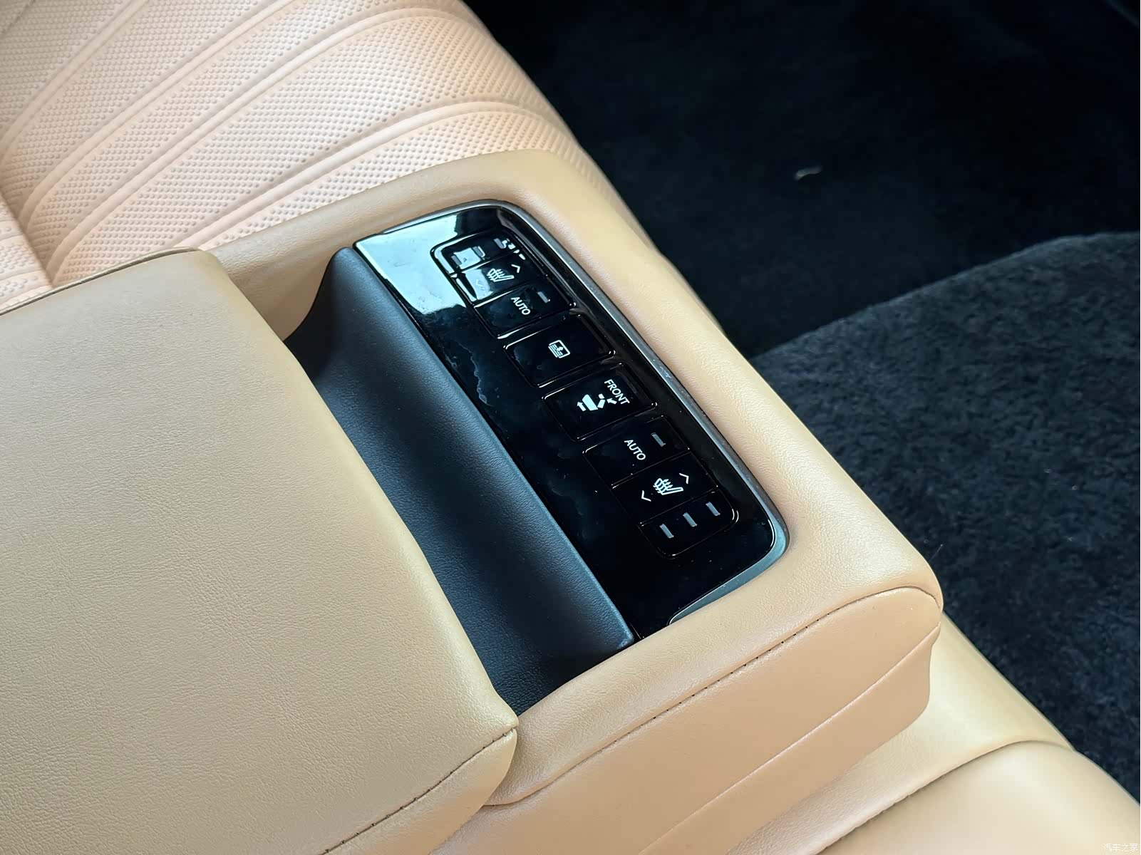Lexus LS, 2022 15