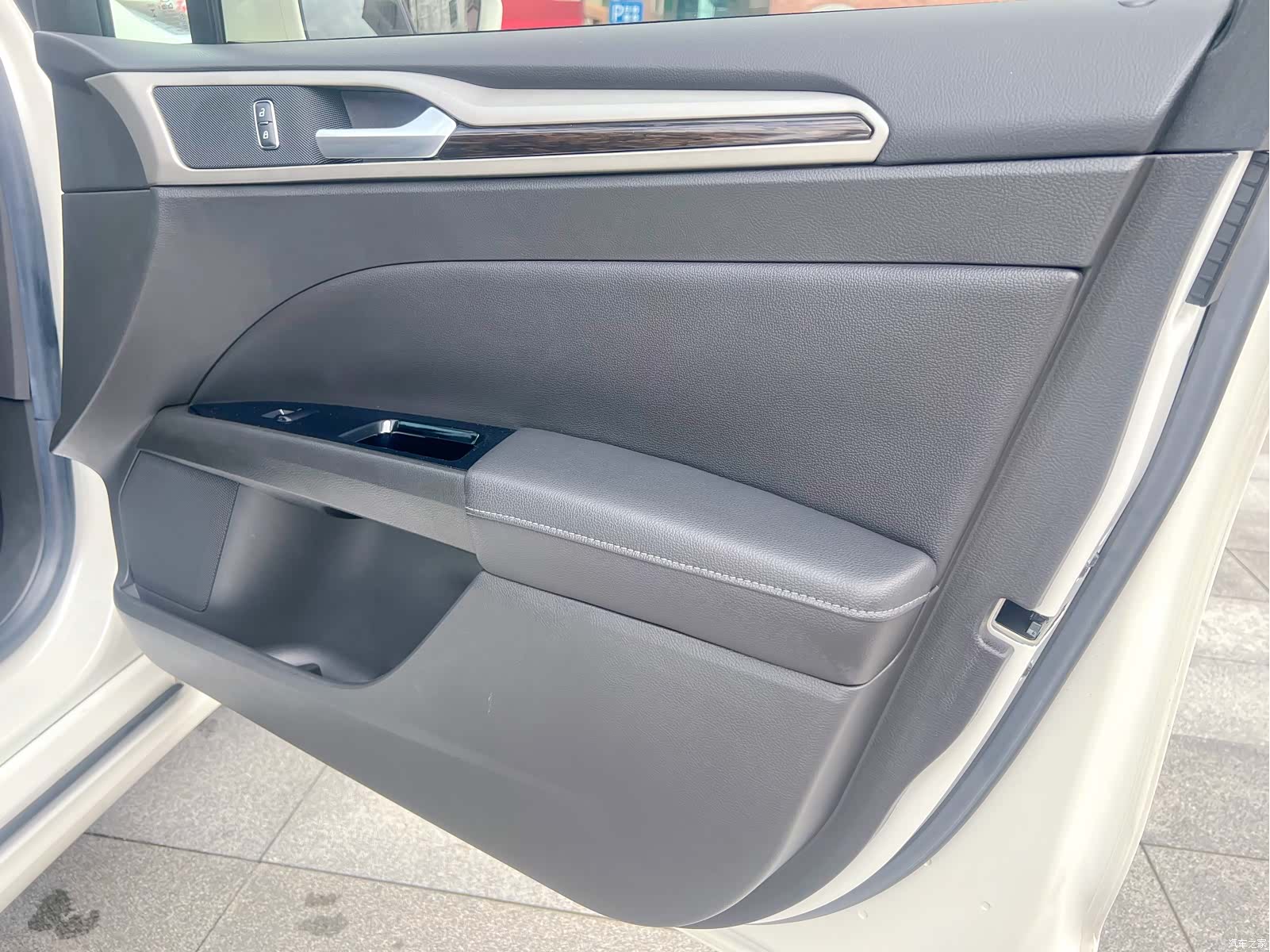Ford Mondeo, 2015 15