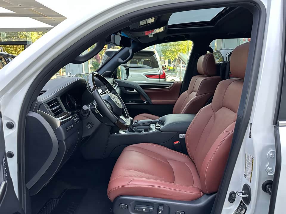 Lexus LX