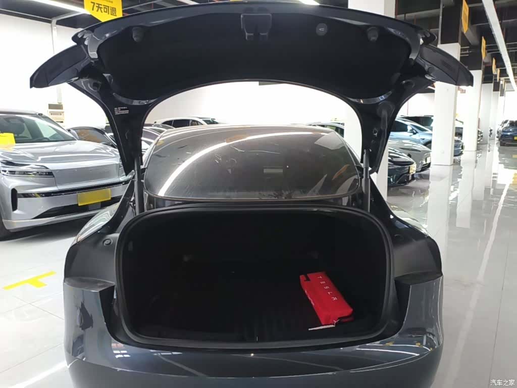 Tesla Model 3, 2024 15