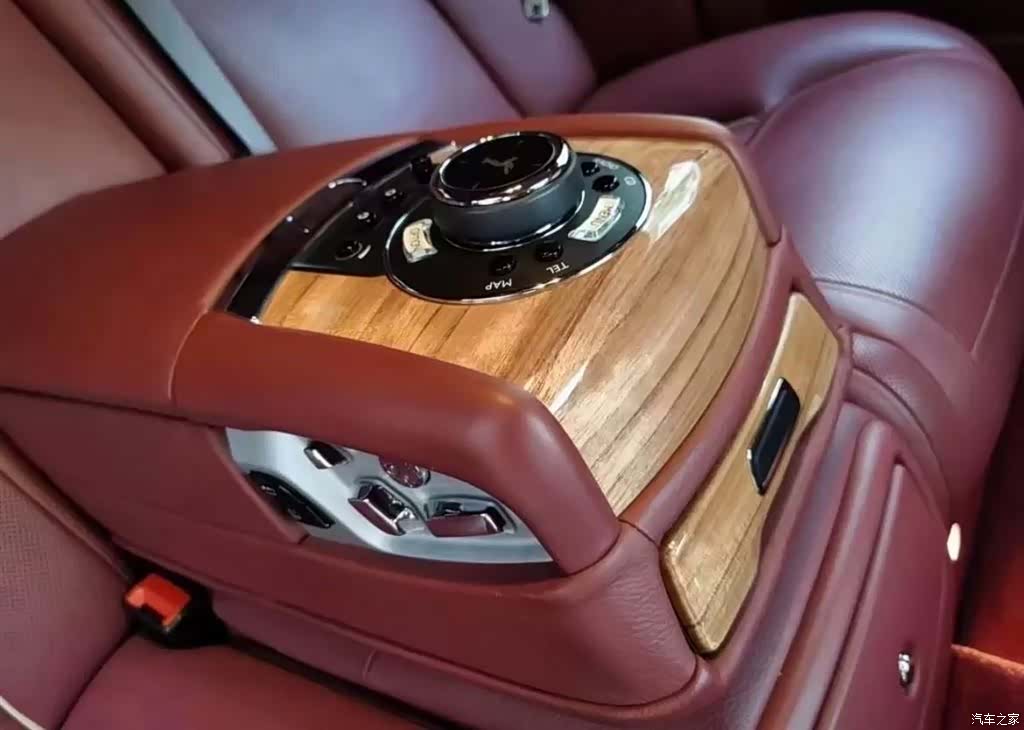 Rolls-Royce Ghost, 2013 3