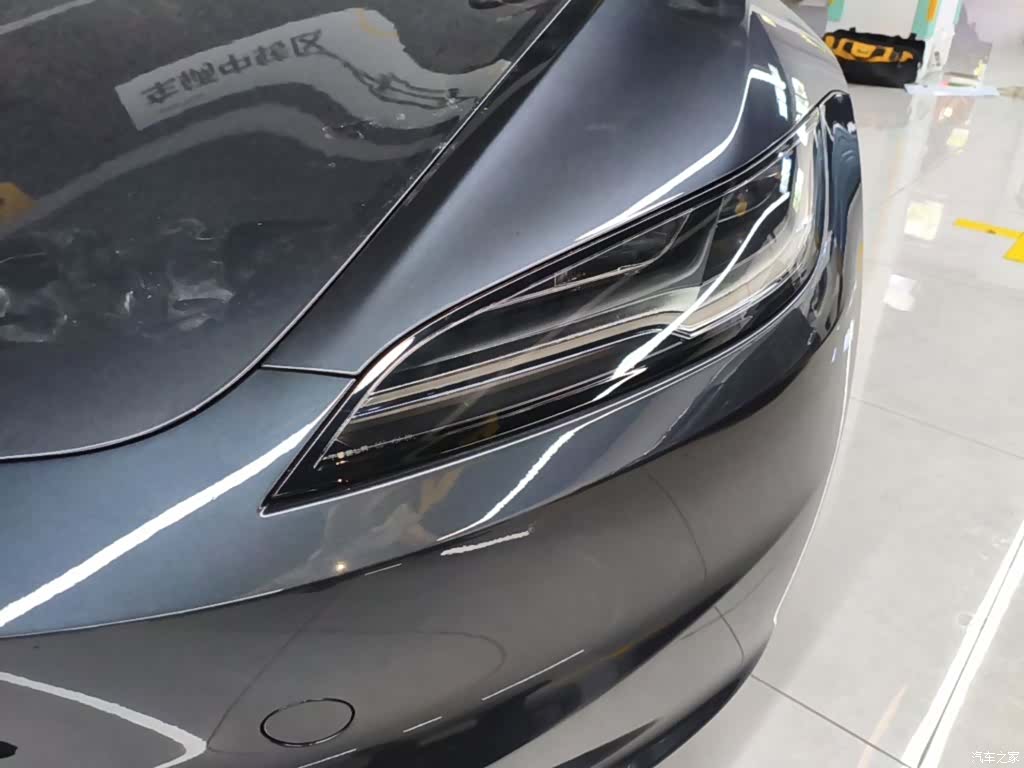 Tesla Model 3, 2024 18