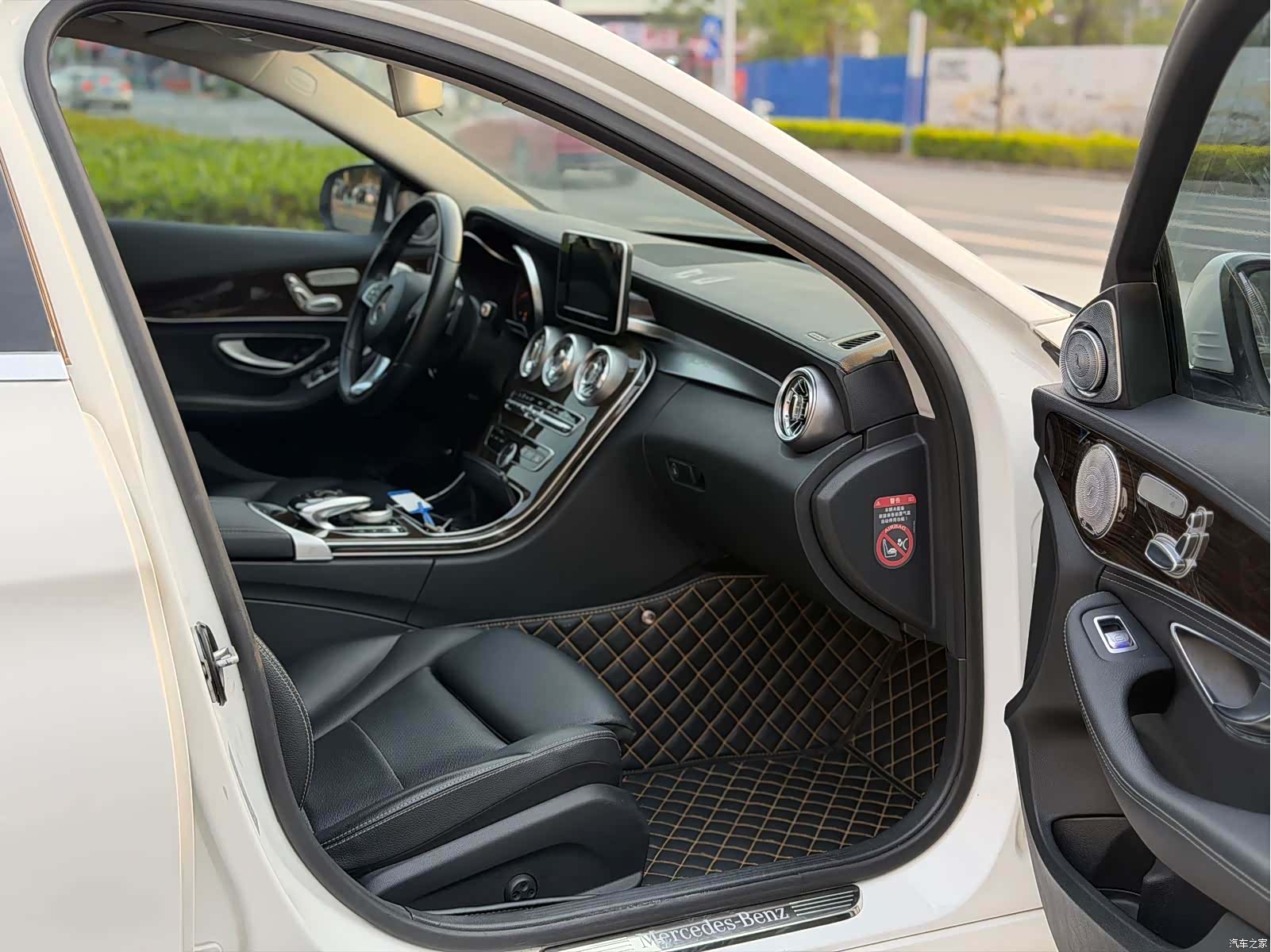 Mercedes-Benz C-Class, 2015 11