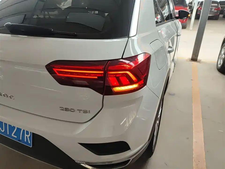 Volkswagen T-ROC exploring Songs