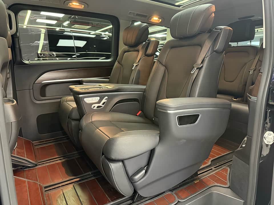 Mercedes-Benz V-class