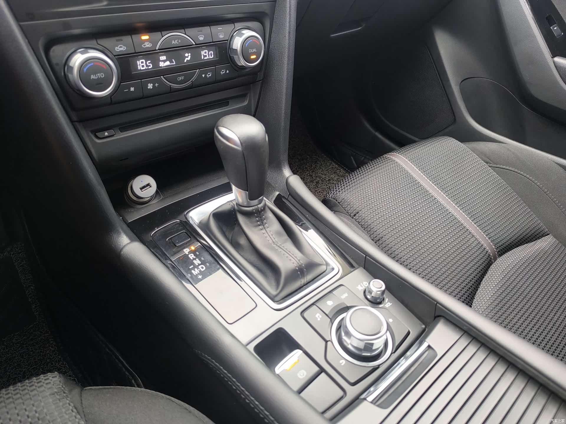 Mazda Mazda3, 2017 17