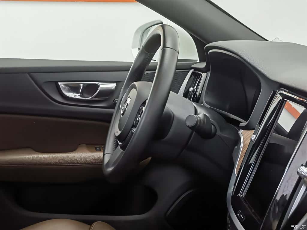 Volvo S60, 2022 22
