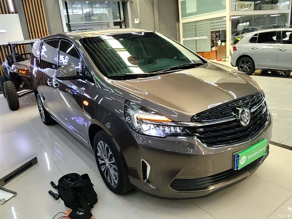Buick GL8, 2022 4