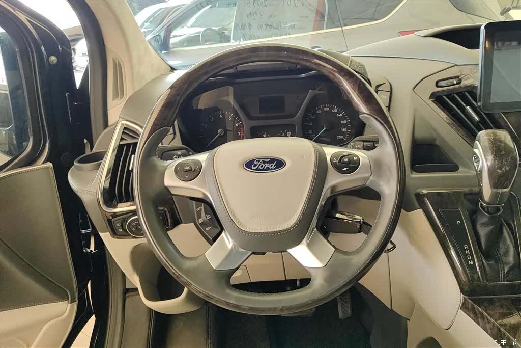 Ford Tourneo, 2023 15