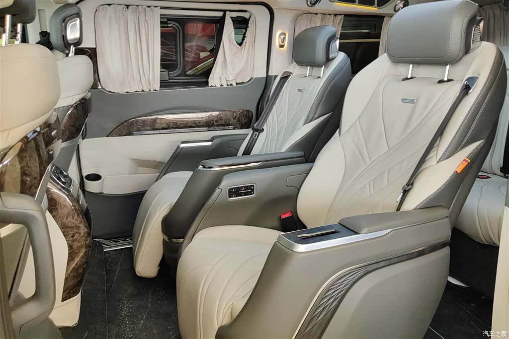 Ford Tourneo, 2023 11