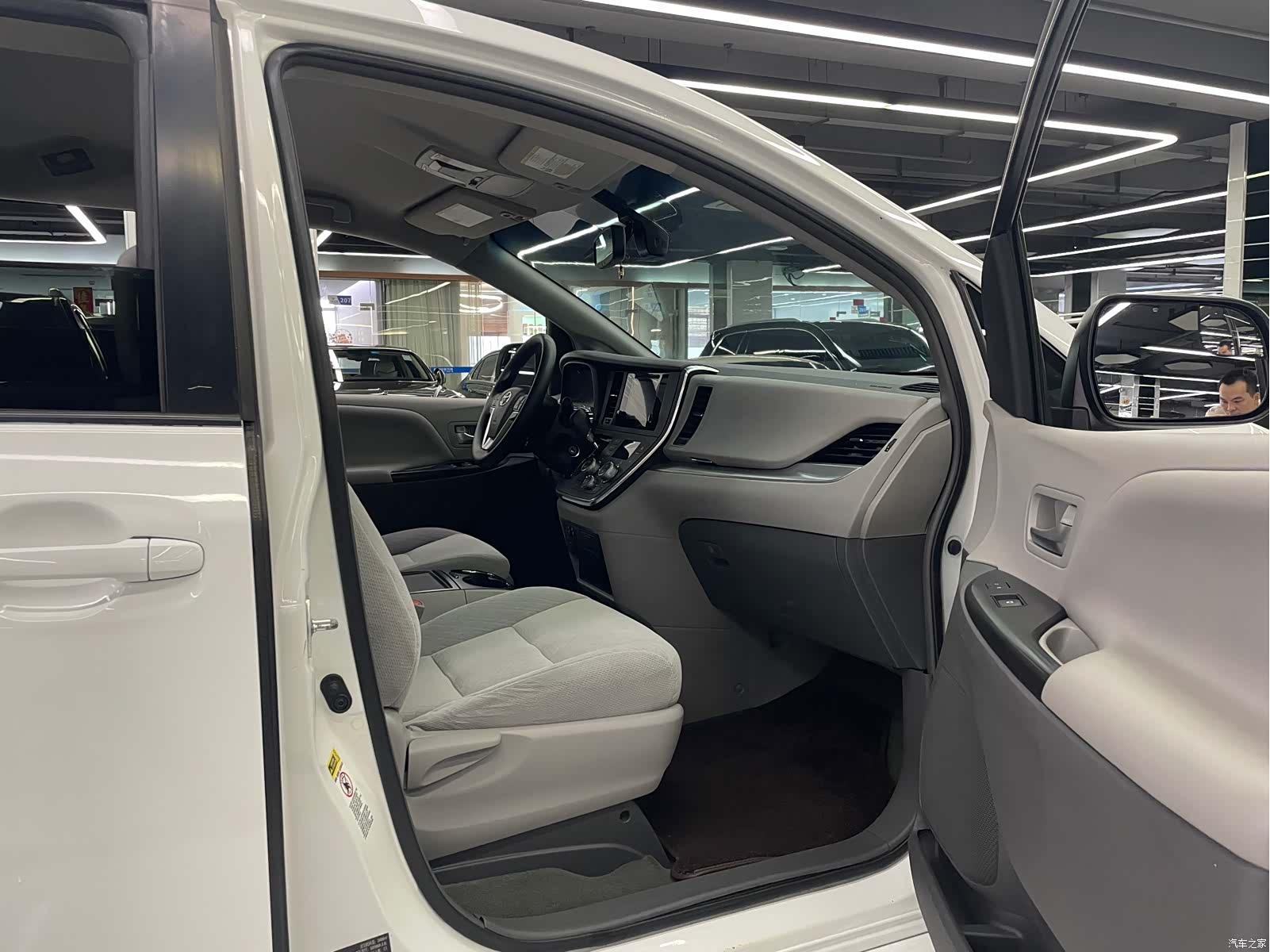 Toyota Sienna, 2016 9