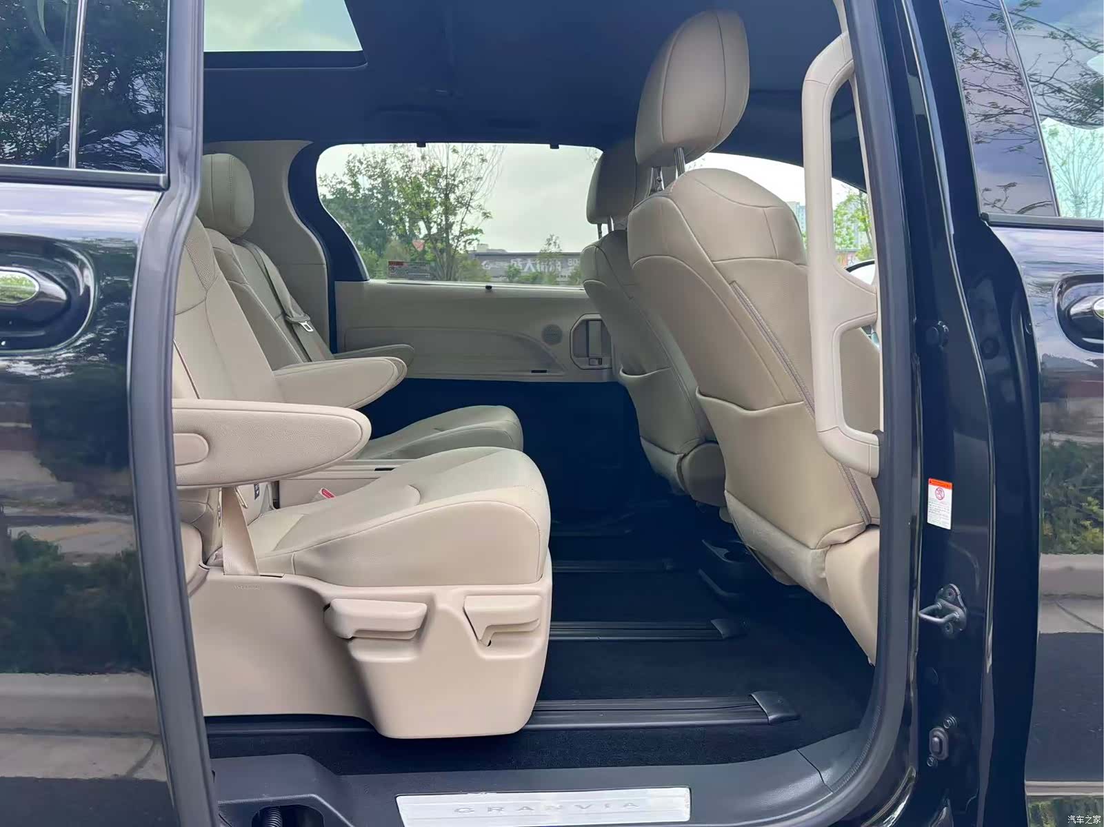 Toyota Granvia, 2024 11