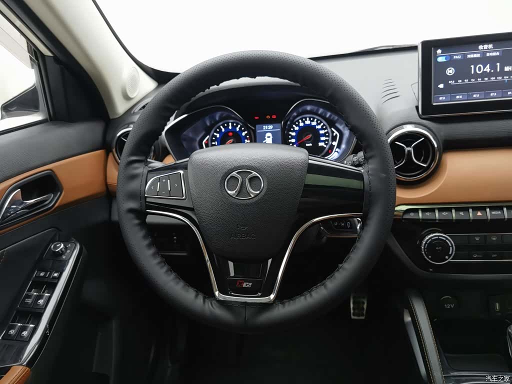 BAIC X35, 2017 11