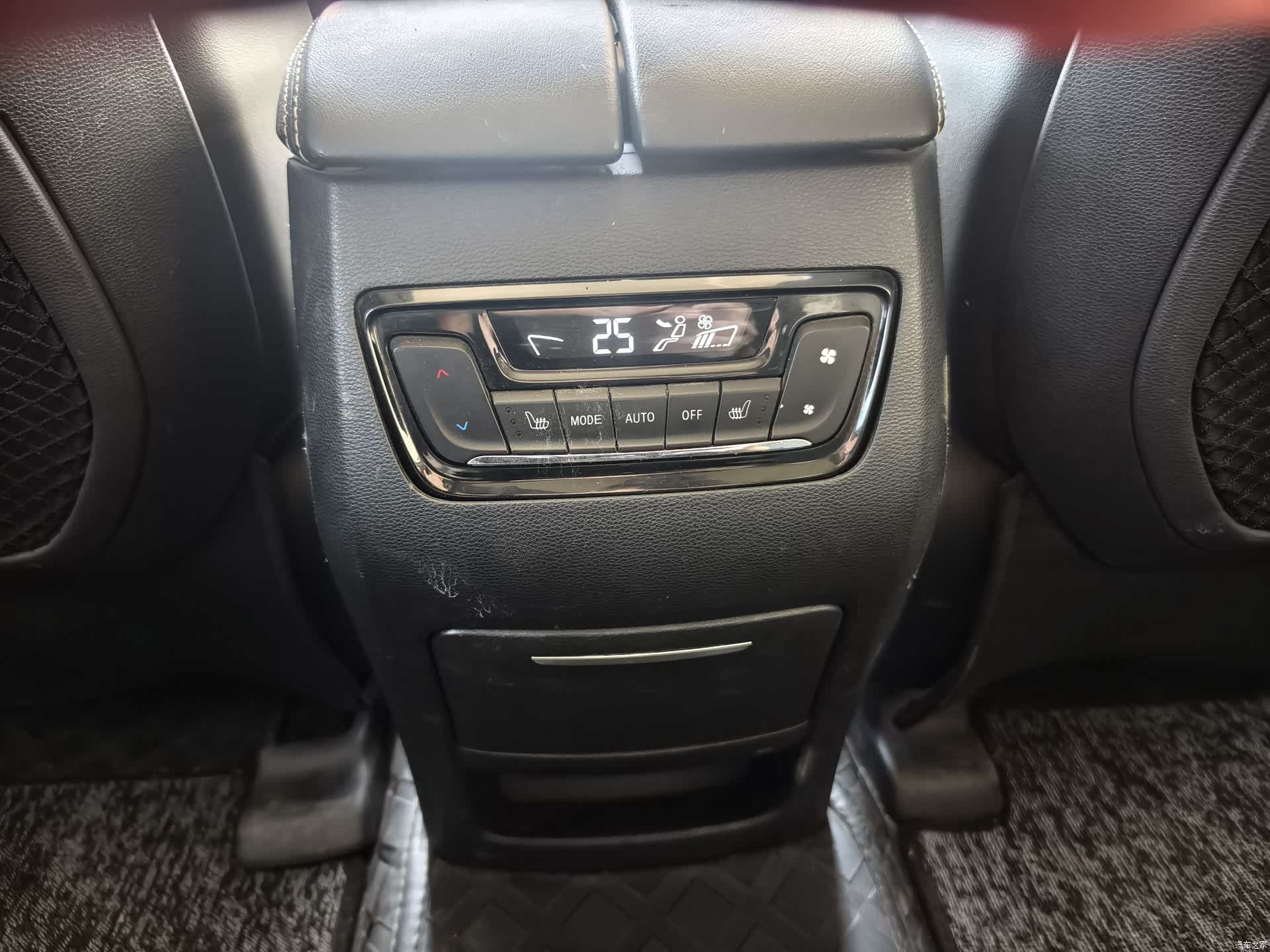 Maxus D90, 2018 9